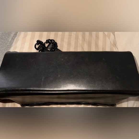 Kurt Geiger Kensington Shoulder Bag - Picture 8 of 8